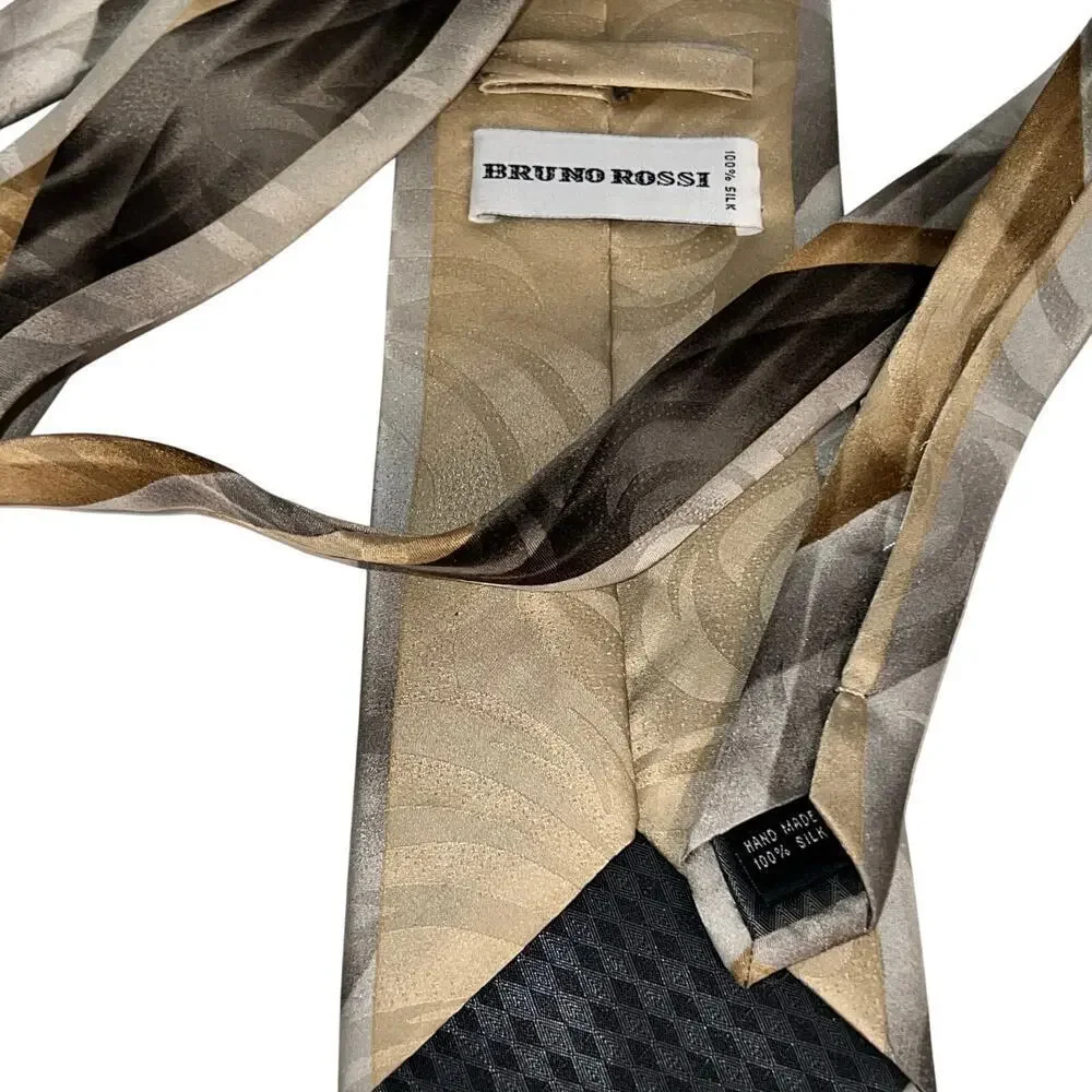 Bruno Rossi men’s 100% silk handmade geometric quilted design Y2K designer tie ￼